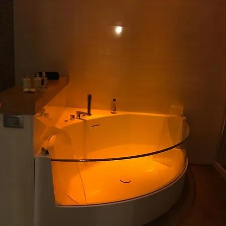 Corte Antica Con Splendida Jacuzzi *