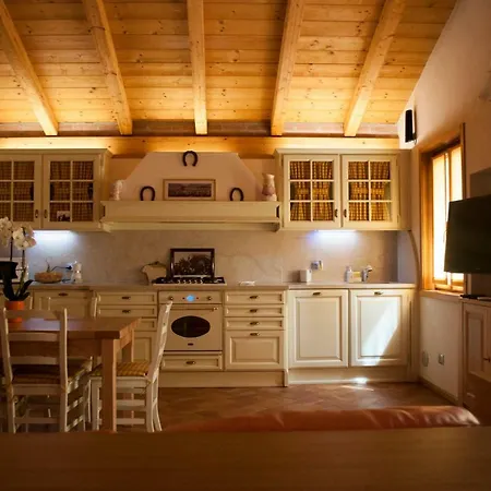 Corte Antica Con Splendida Jacuzzi דירה בלאג'יו