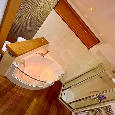 Corte Antica Con Splendida Jacuzzi Lägenhet