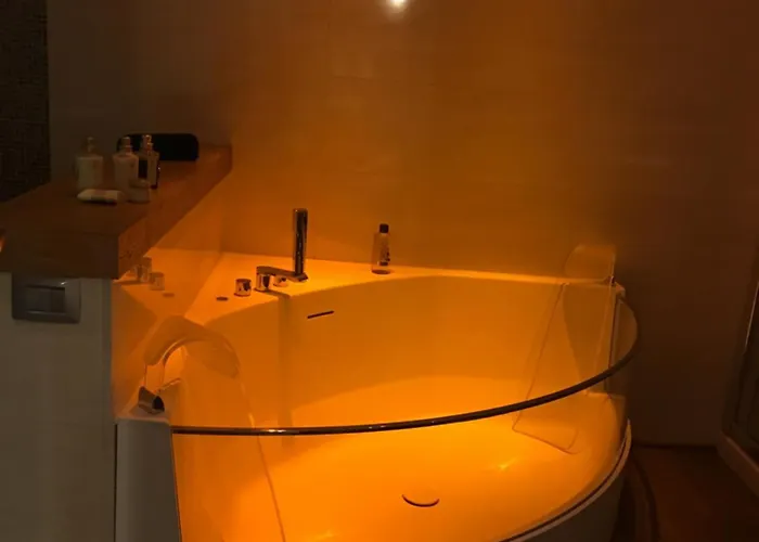 Corte Antica Con Splendida Jacuzzi *