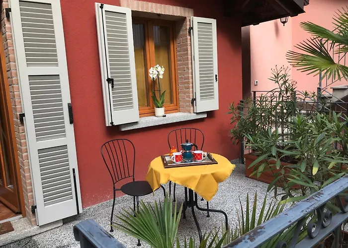 Corte Antica Con Splendida Jacuzzi * Μπελάτζιο