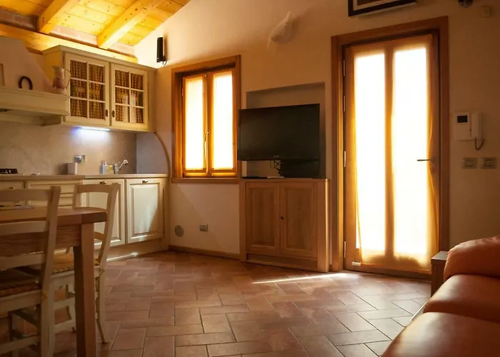 Διαμέρισμα Corte Antica Con Splendida Jacuzzi Μπελάτζιο